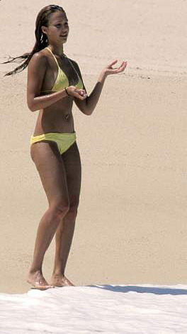 Jessica Alba sur la plage